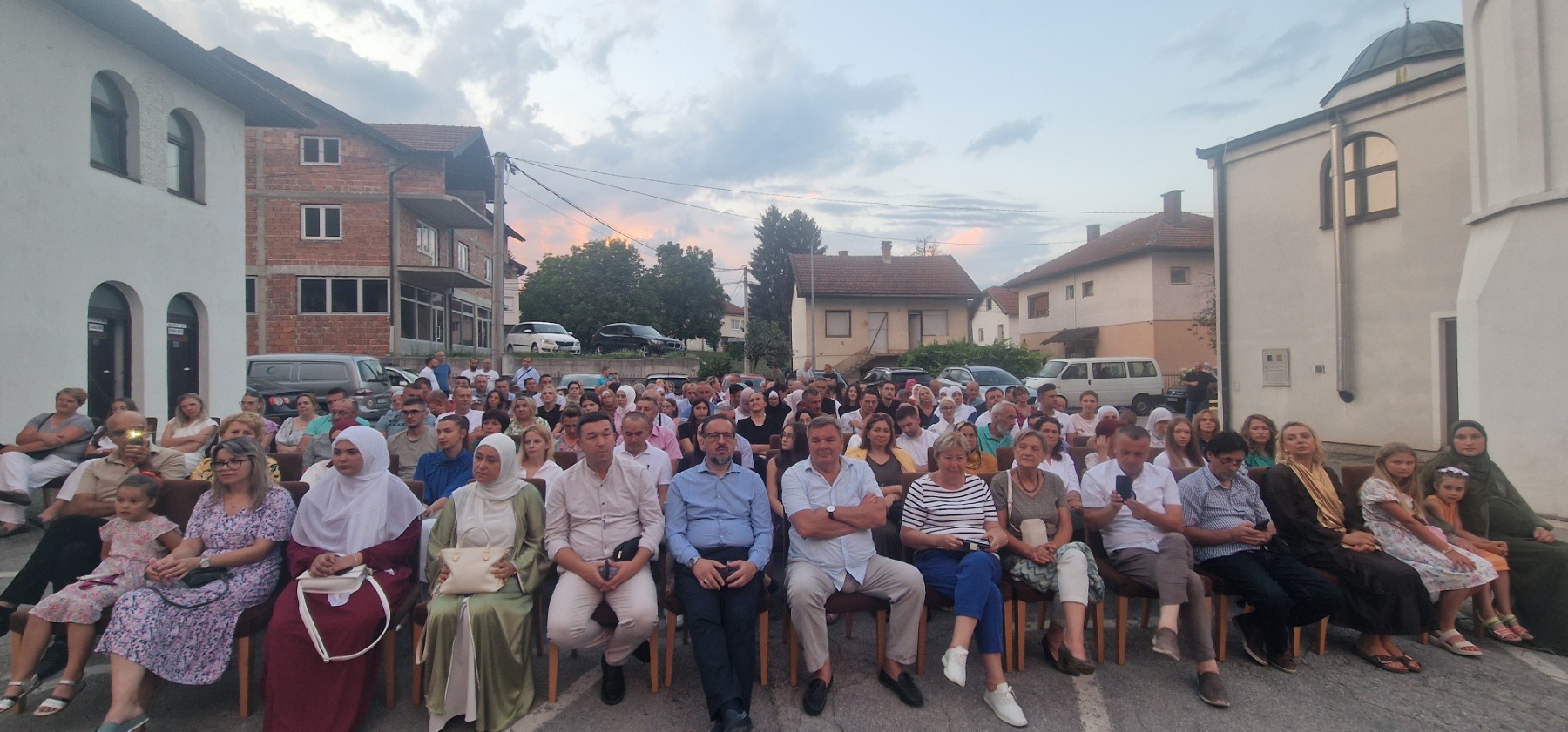 Održana promocija romana “Bezbojno šarenilo” Neđada Topalovića
